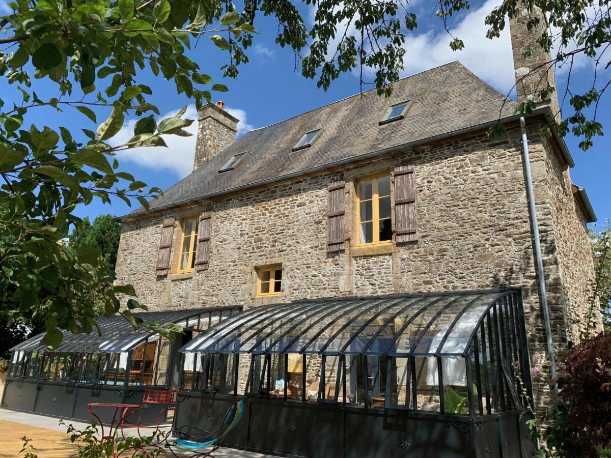 Le Petit Manoir Bed & Breakfast Isigny-le-Buat Exterior foto
