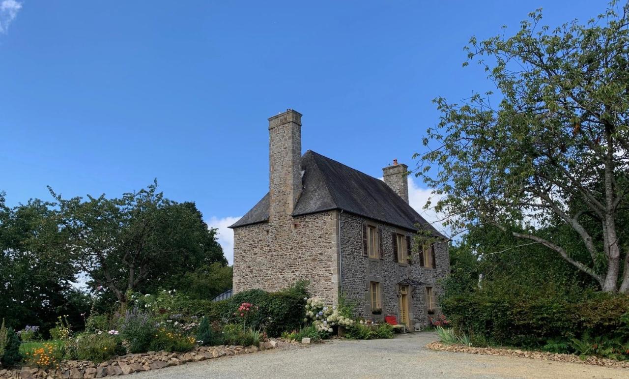Le Petit Manoir Bed & Breakfast Isigny-le-Buat Exterior foto