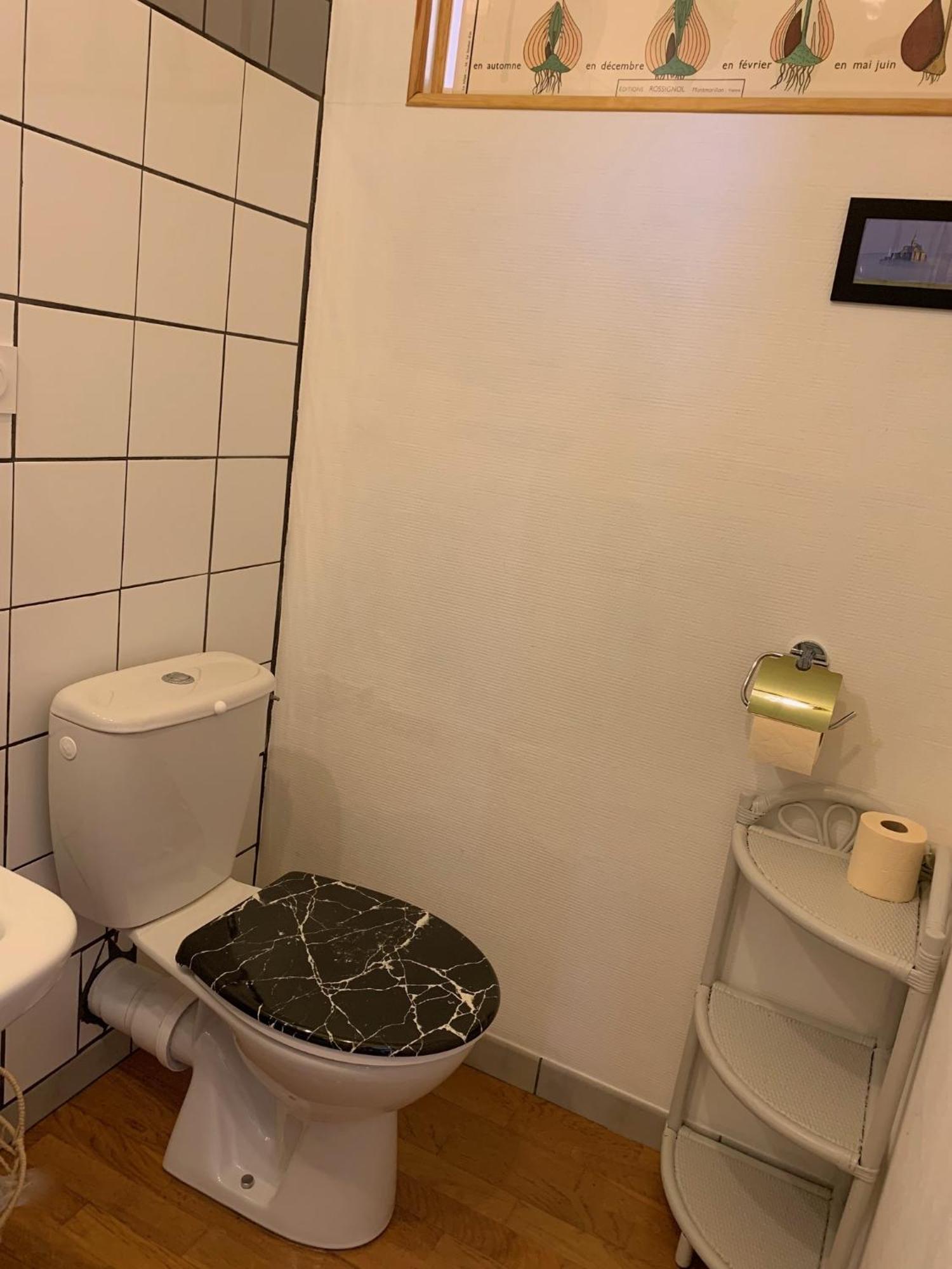 Le Petit Manoir Bed & Breakfast Isigny-le-Buat Exterior foto