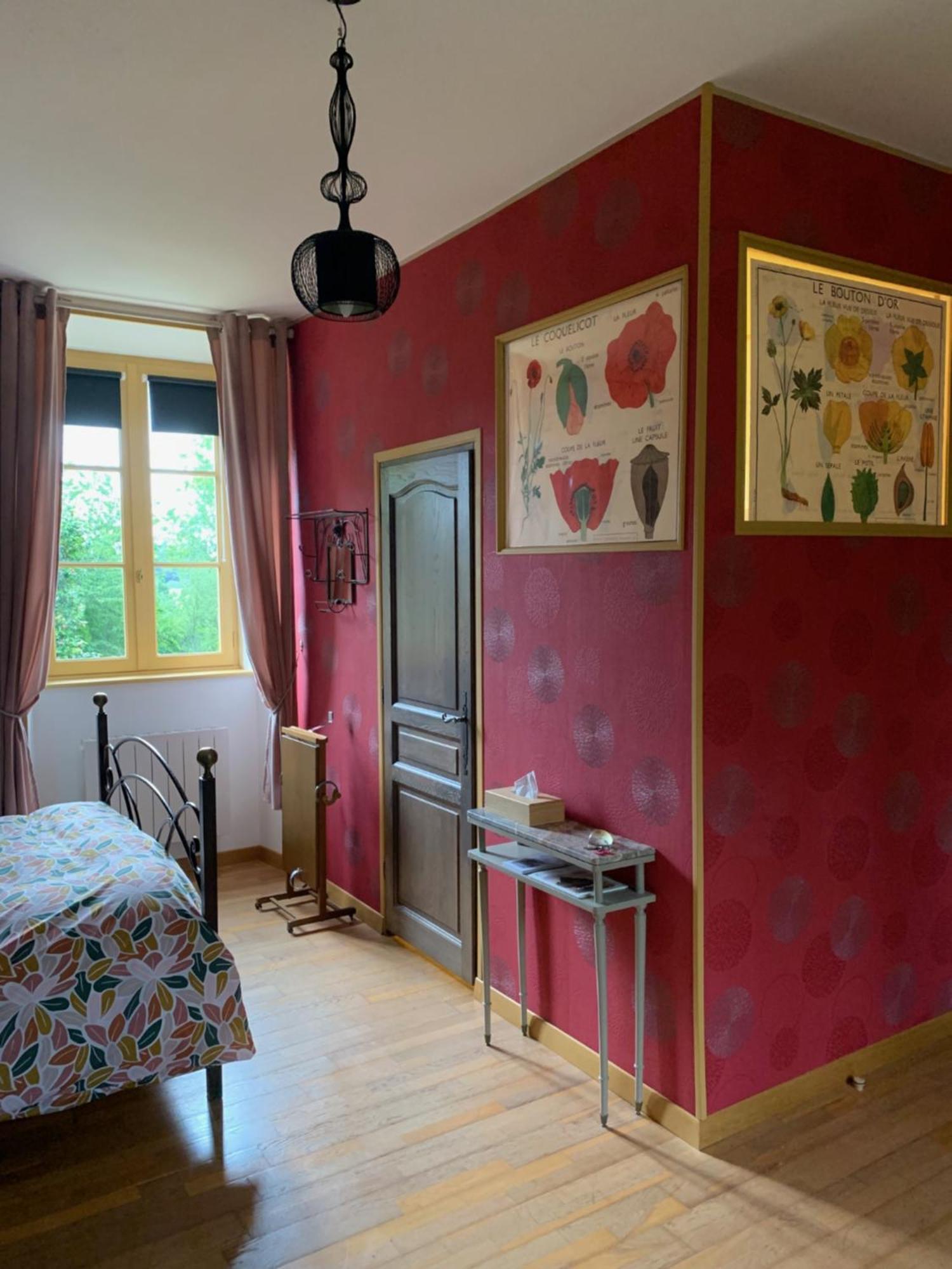 Le Petit Manoir Bed & Breakfast Isigny-le-Buat Exterior foto