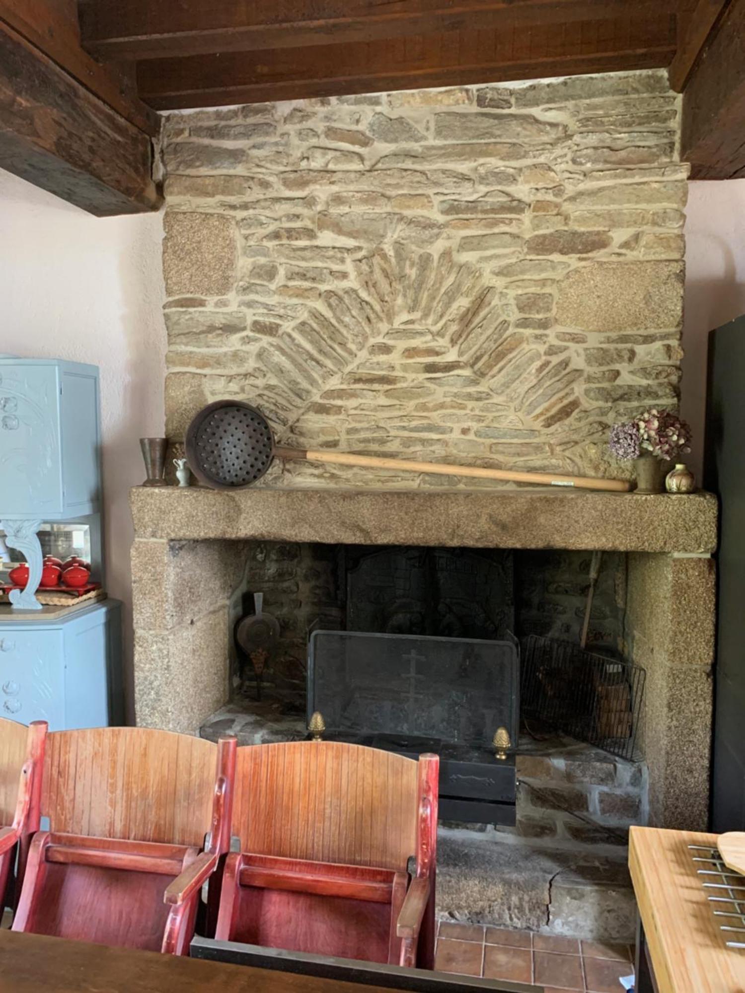 Le Petit Manoir Bed & Breakfast Isigny-le-Buat Exterior foto